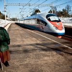 Скоростные поезда оставили жителей поселков без жизненно важных электричек