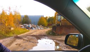 В Лихославле мусор «утилизируют» прямо напротив райсуда?