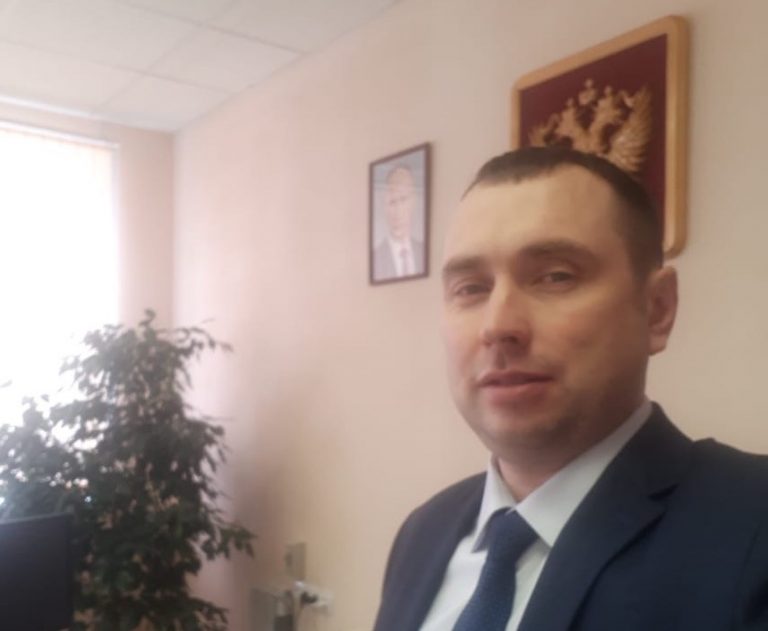 Дорожные полицейские на дорожную отрасль