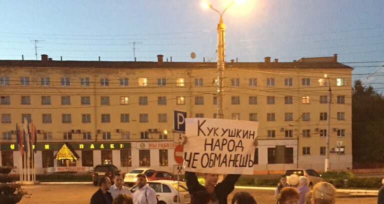 Даже среди шкур центровых