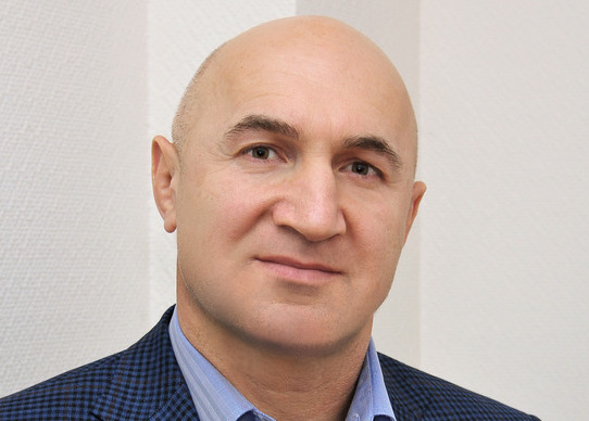 Уходят достойные