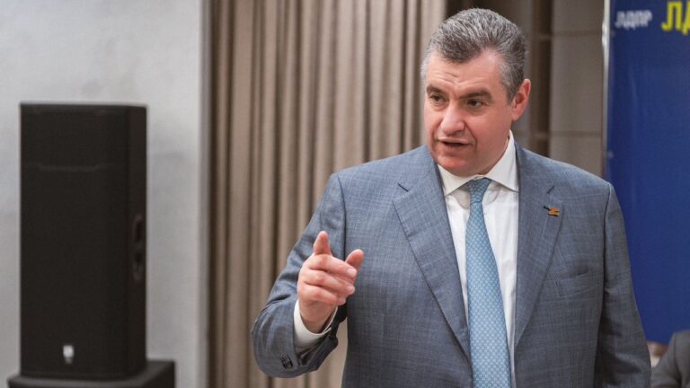 Слуцкий решает проблемы