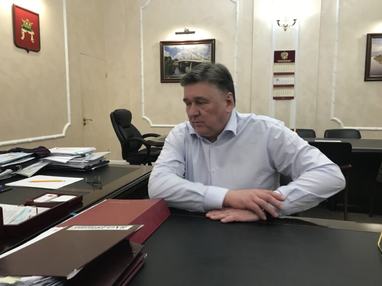 Огонек еще теплится
