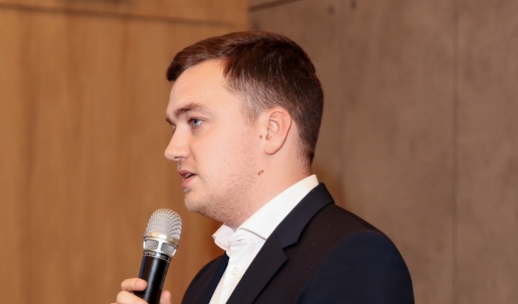 Пахом в битве за брэнд